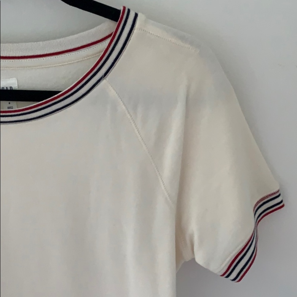 Gap Sweatshirt Tee